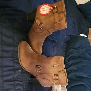 Mia Amore size 11 Brown Suede Ankle Boots with Comfortable Fit